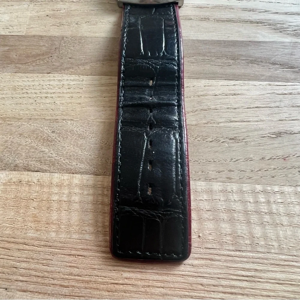 Unbranded rectangular red dial black leather watch NEW BATTERY